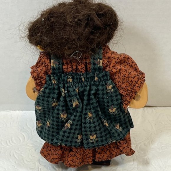 VTG 1997 Wooden Girl Doll Drying Herbs & Flowers Lizzie High 6"x4" Retired - Picture 3 of 11